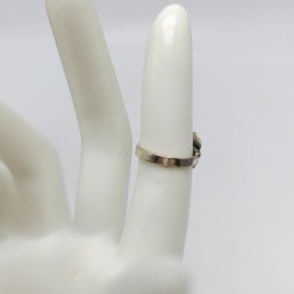 Vintage Southwest Sterling Silver Turquoise Oval Ring With Floral Design Size 5 - Picture 3 of 5